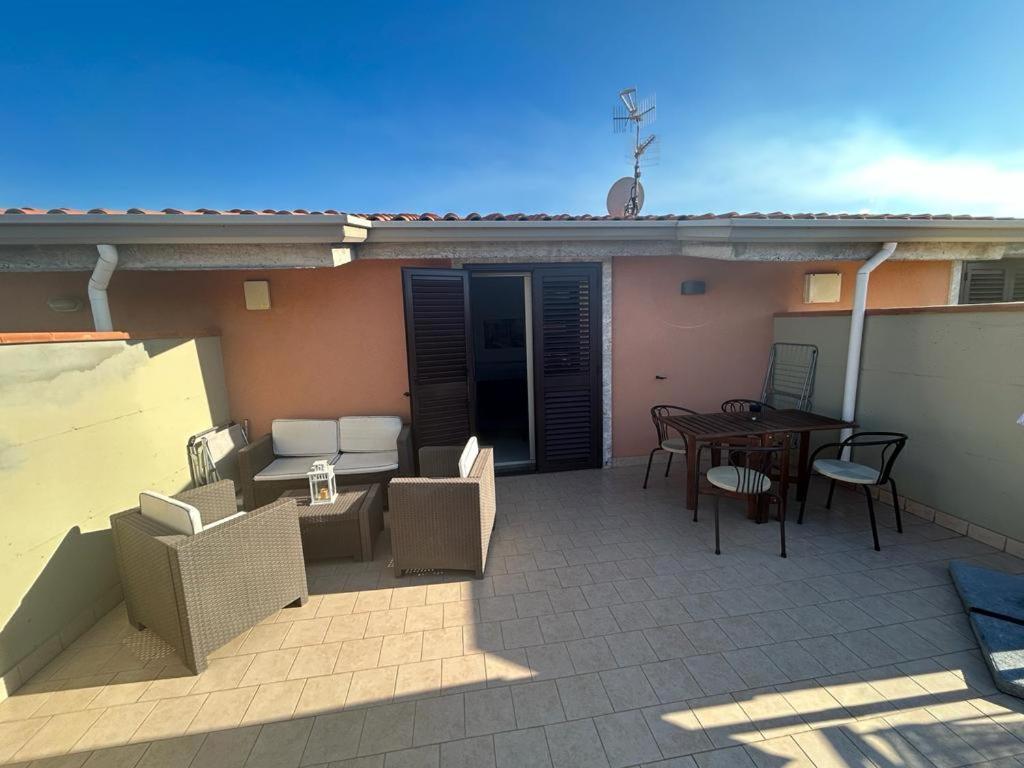 Nina Apartament Giardini Naxos Con Posto Auto Zewnętrze zdjęcie