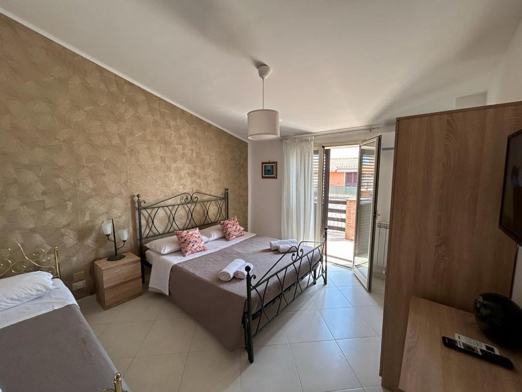 Nina Apartament Giardini Naxos Con Posto Auto Zewnętrze zdjęcie
